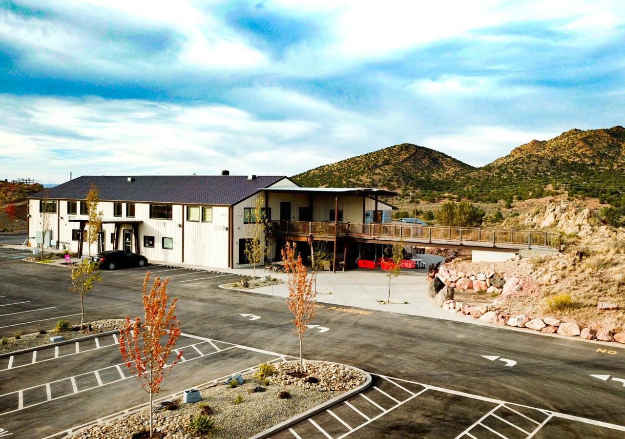 Iron Springs Luxury Lodge & Spa Cedar City Exterior photo